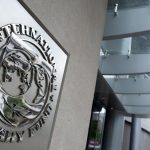 El FMI dijo que la economía volverá a crecer en el segundo semestre y habló de la competencia de monedas
